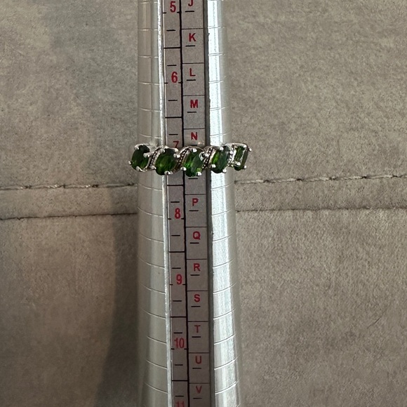 Chrome Diopside in sterling silver Ring by Colleen Lopez - Picture 9 of 10